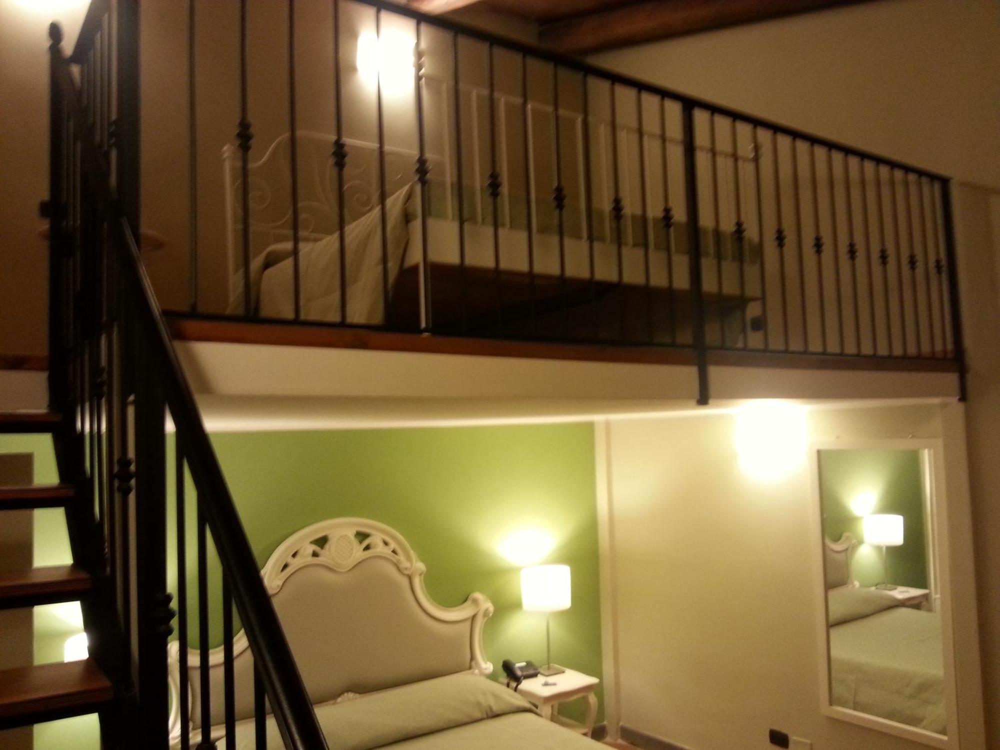 Junior Room,1015328851:JPEG