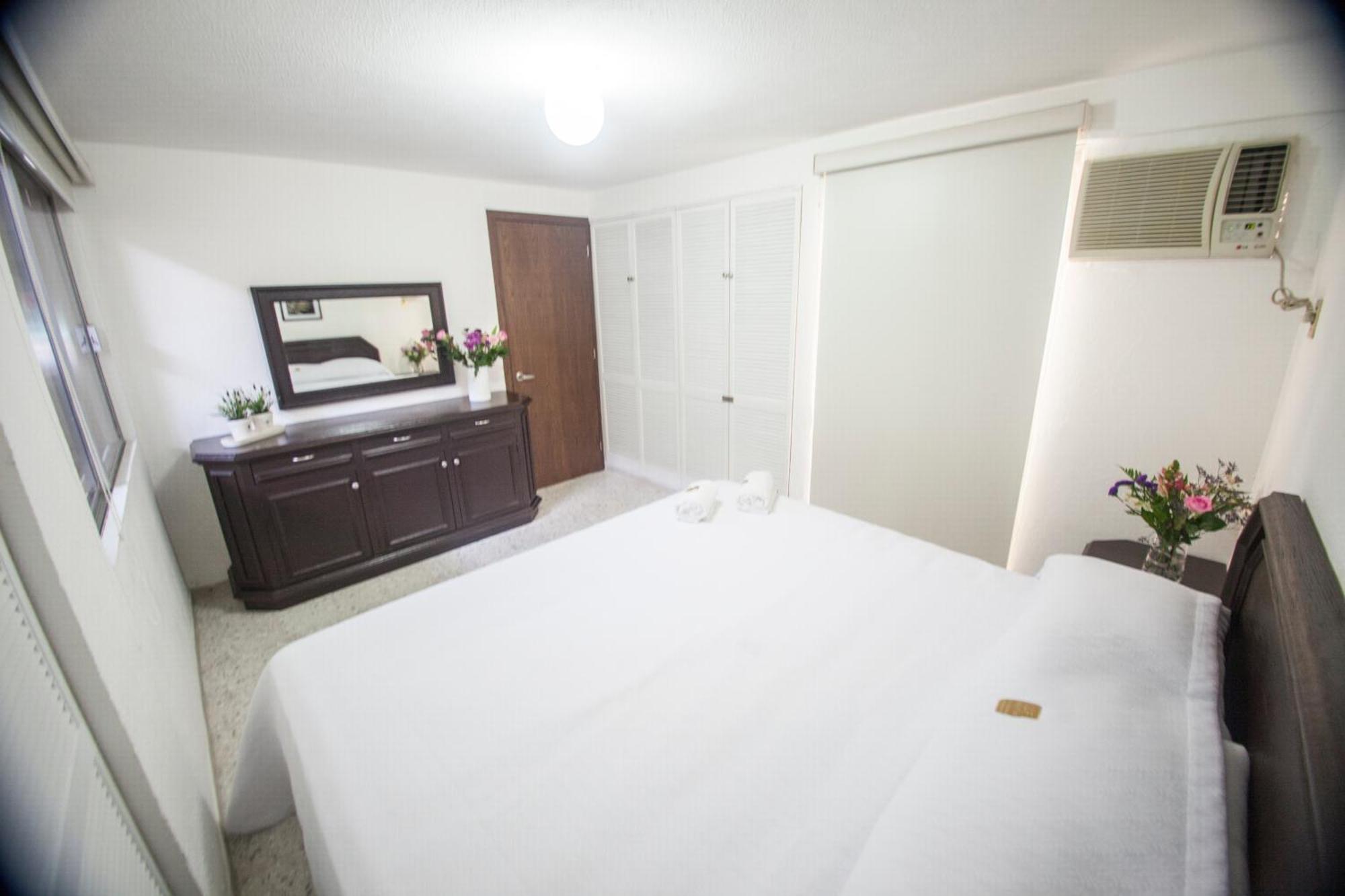 One-Bedroom Suite,679129761:JPEG