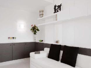 Family Room Balcony,679465371:JPEG