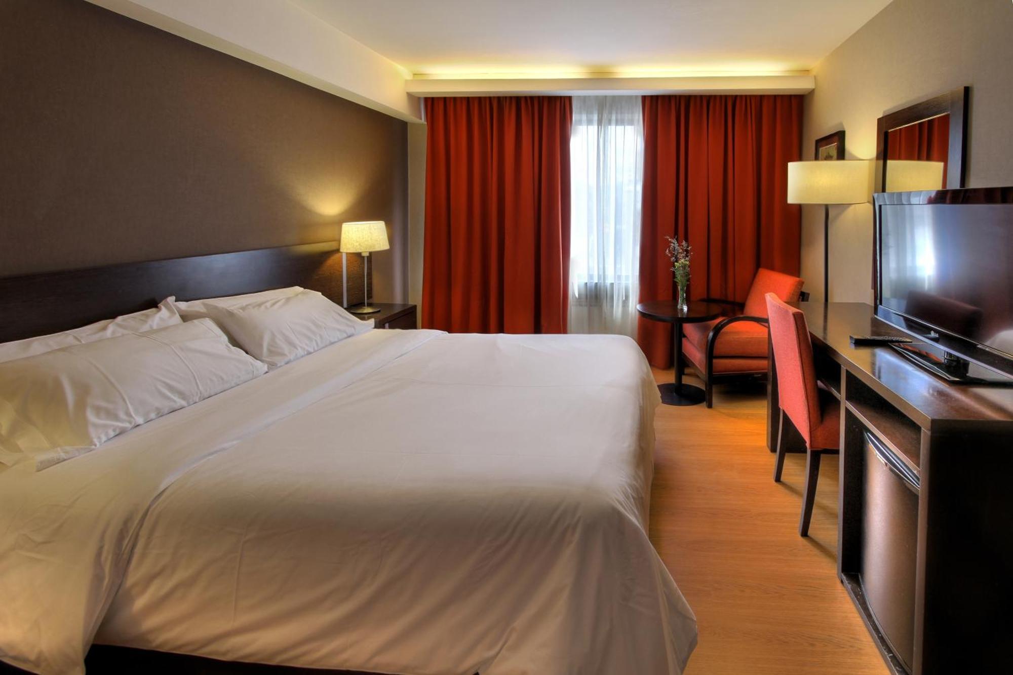 Standard Double Room,1403815790:JPEG