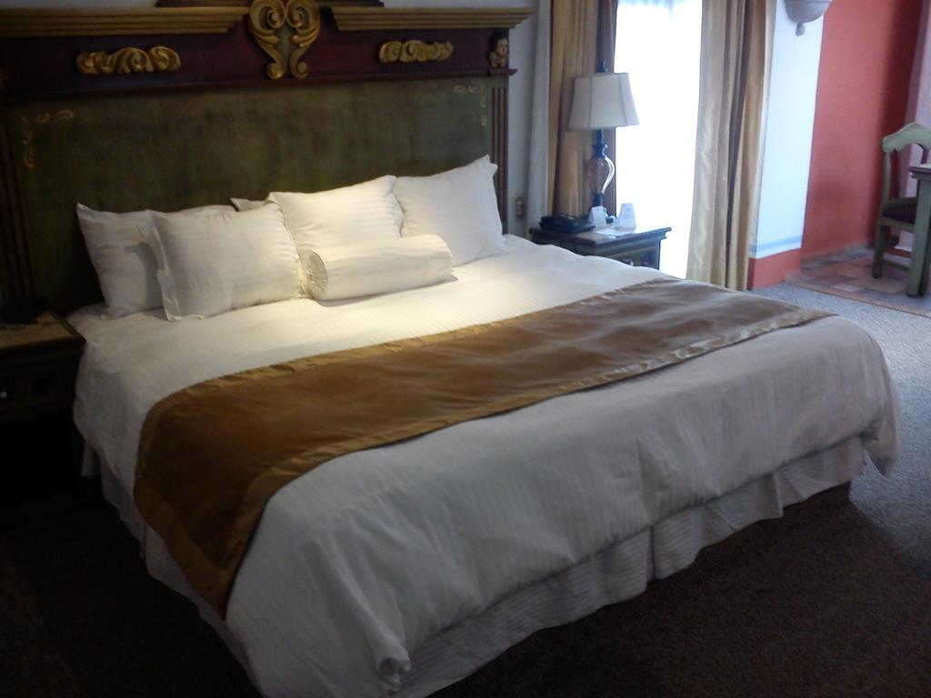 King Room Non-Smoking,1208352334:JPEG