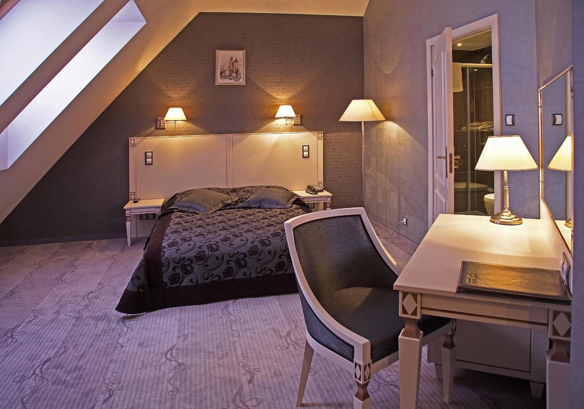 Single Room,994104844:JPEG