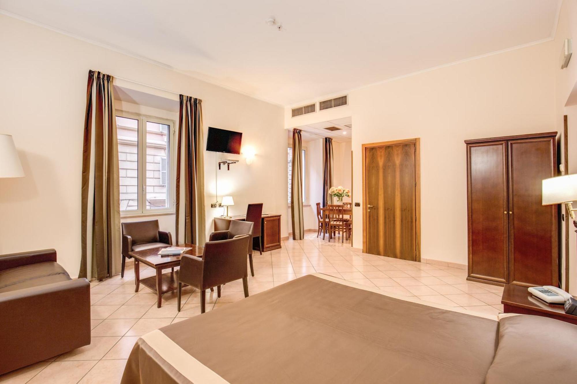 Quadruple Room,681470475:JPEG