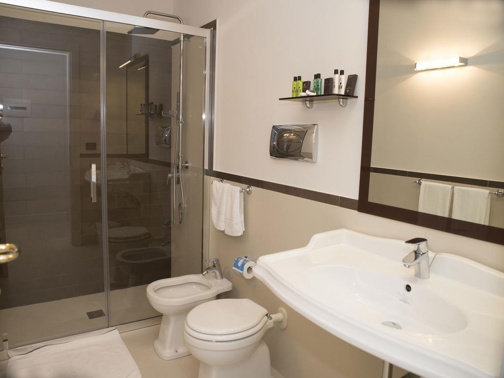 Standard Single Room,699866530:JPEG