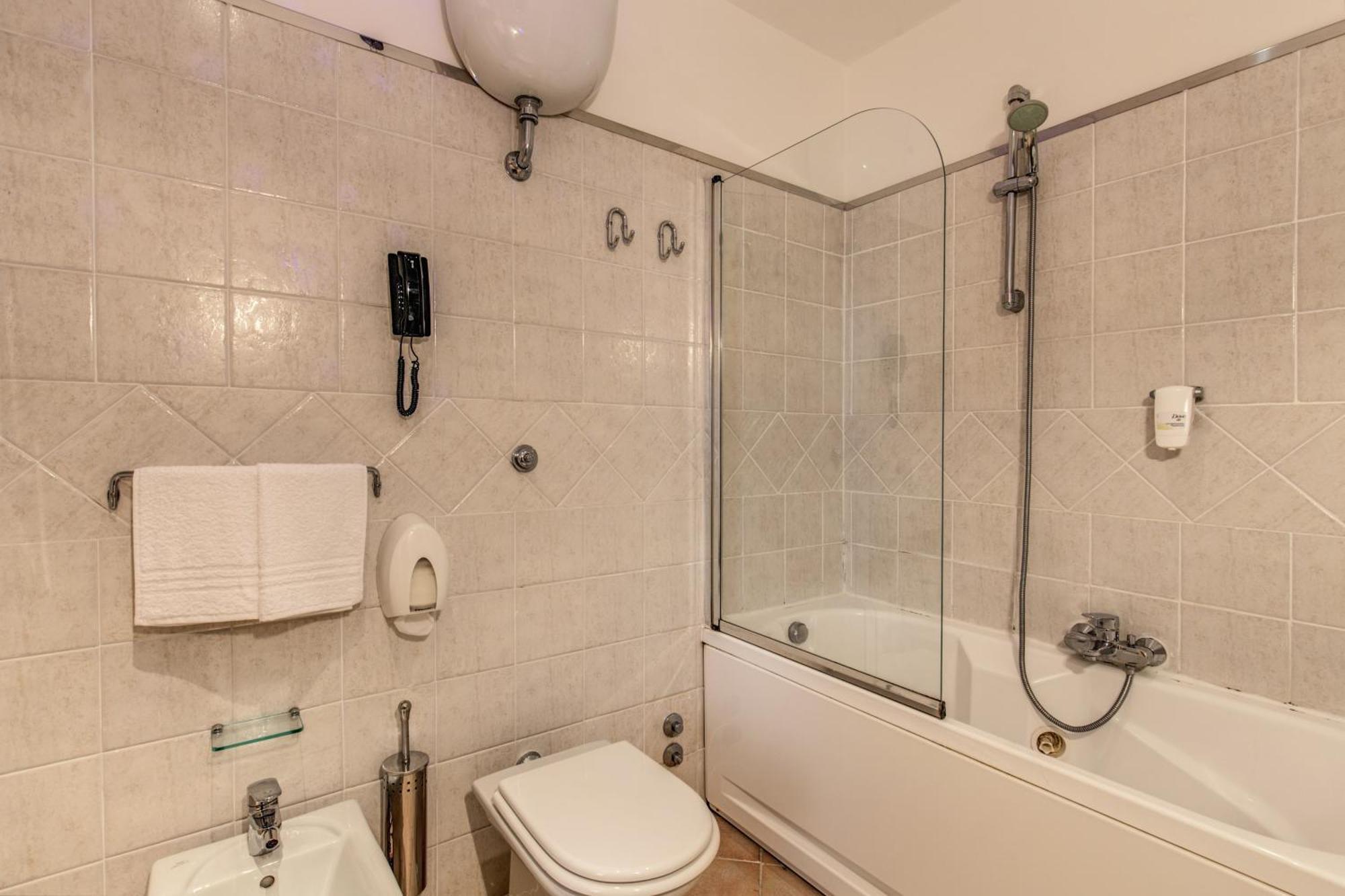 Triple Room,893952544:JPEG