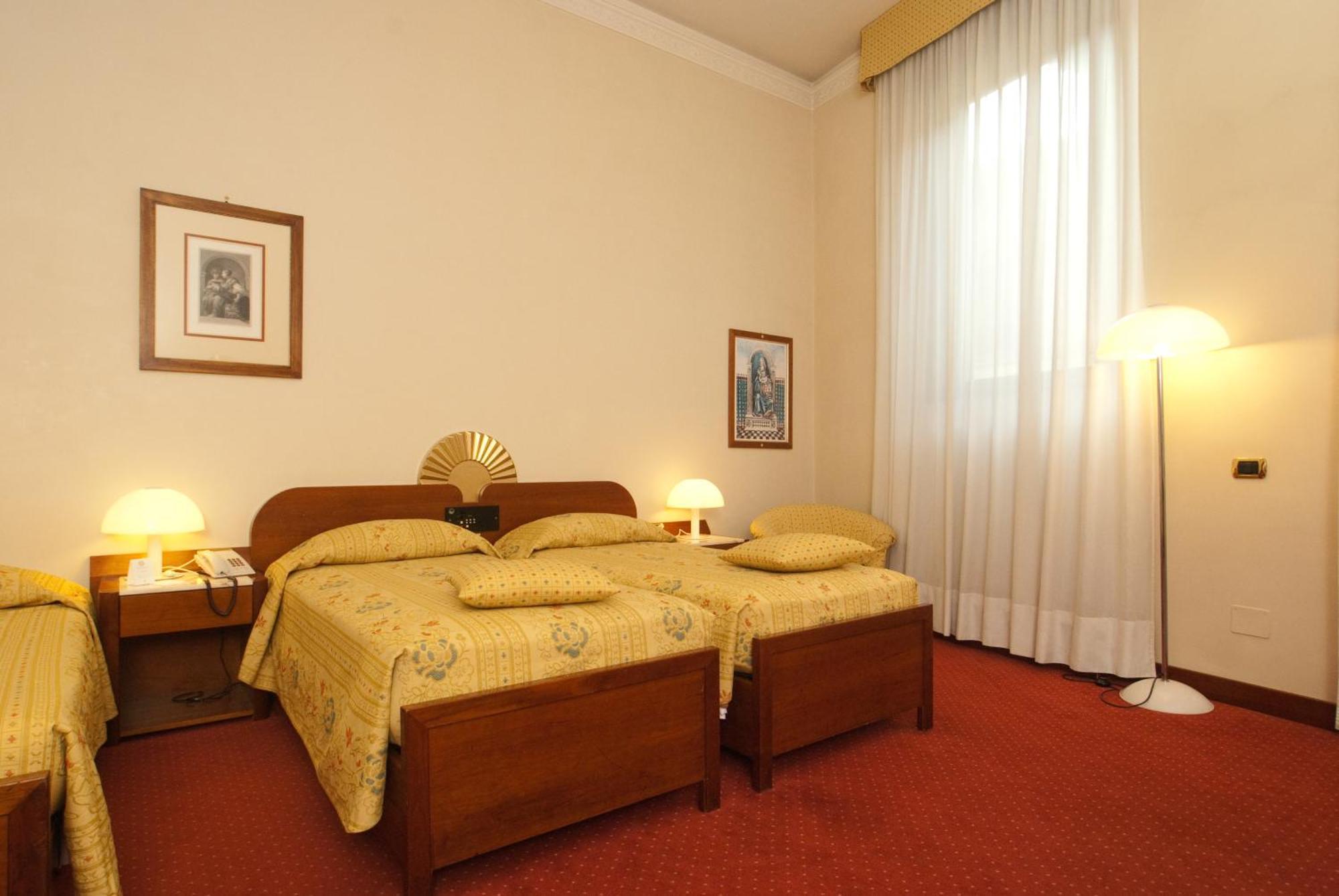 Classic Quadruple Room,141122433:JPEG