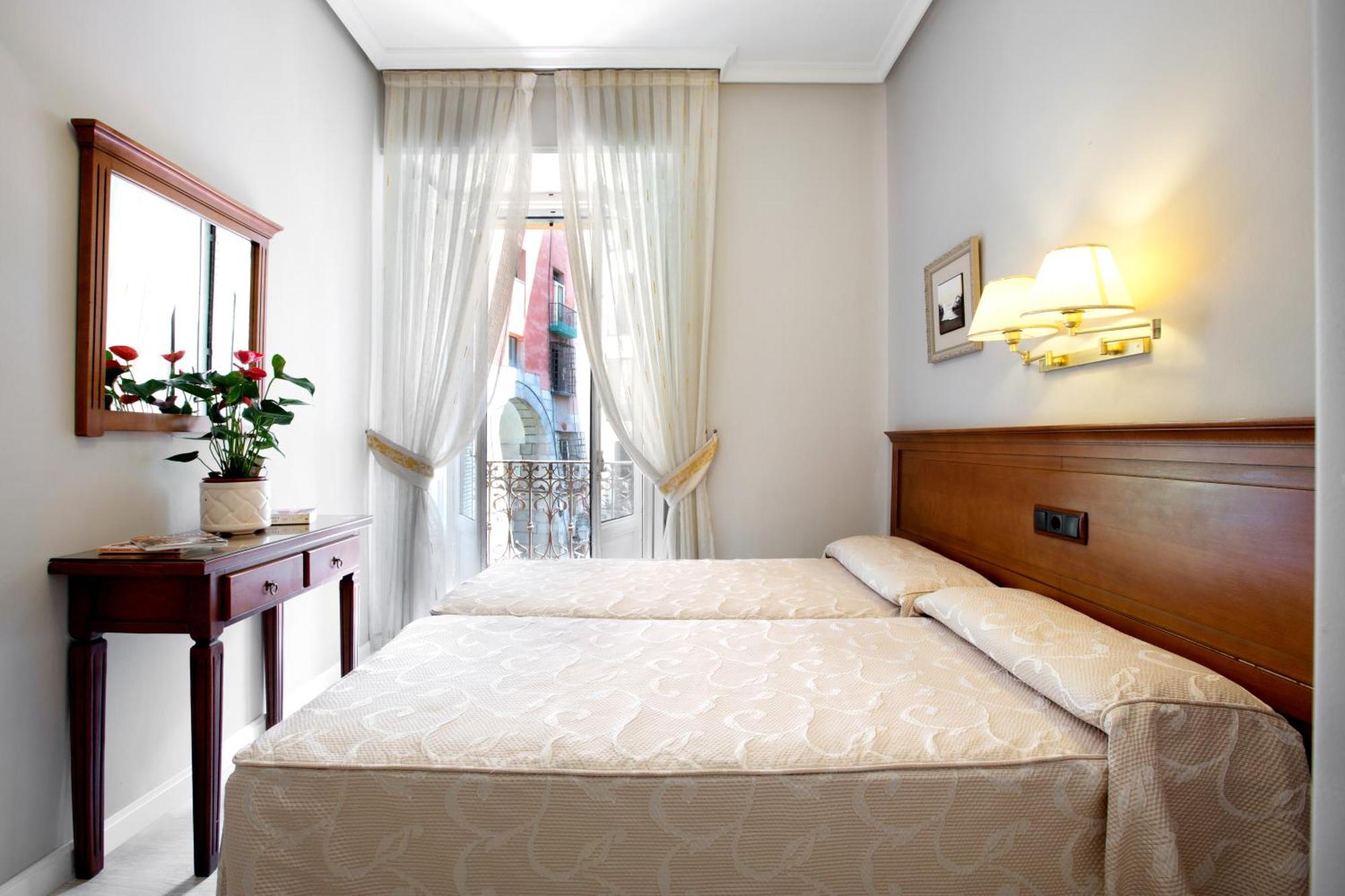 Double or Twin Room,28585649:JPEG
