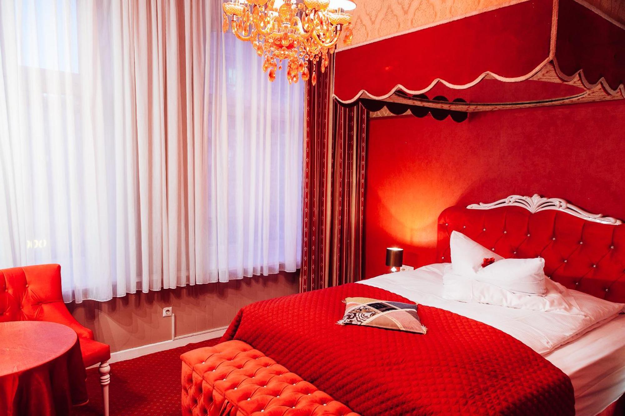 Honeymoon Room
