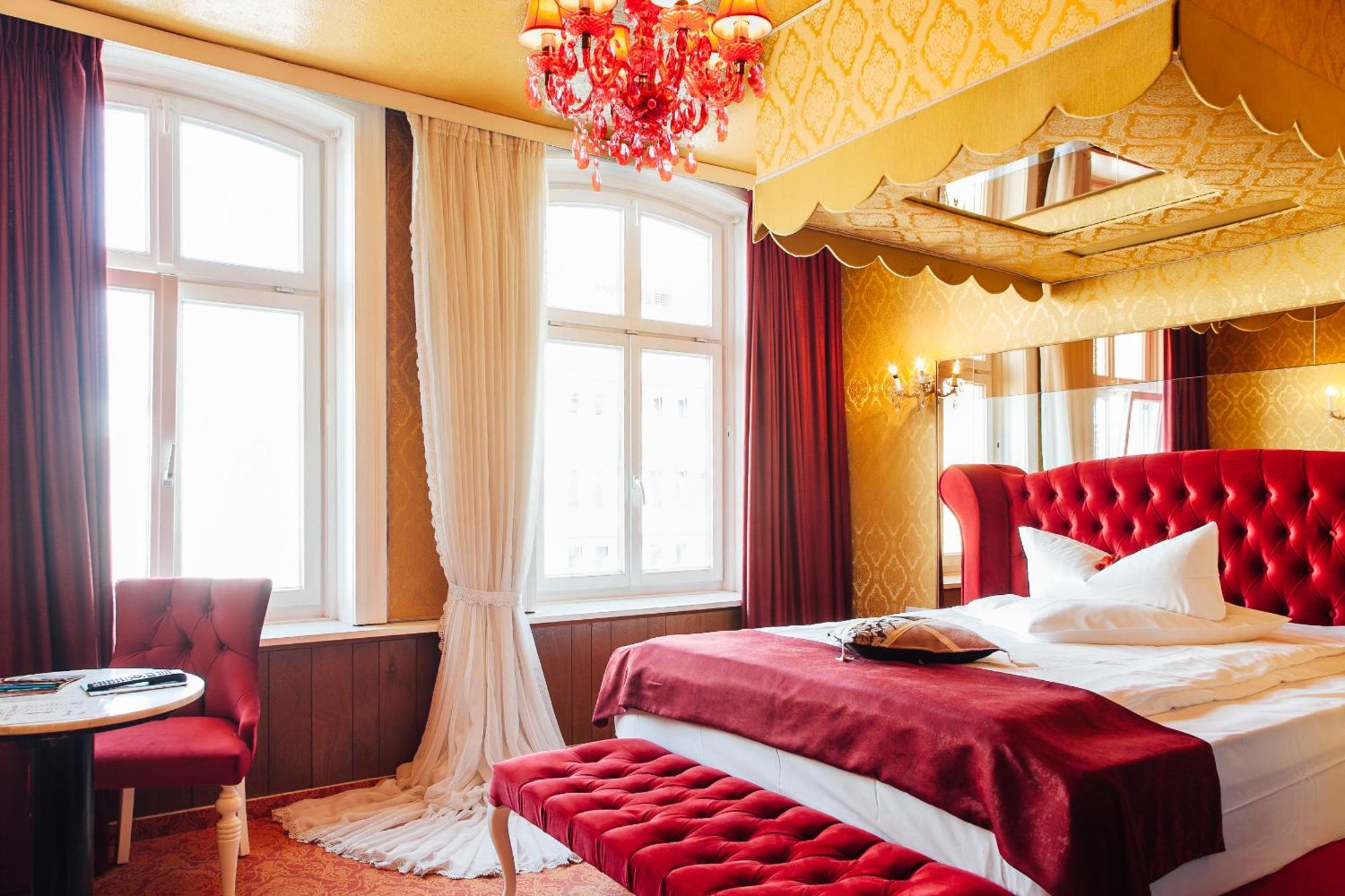 Honeymoon Room