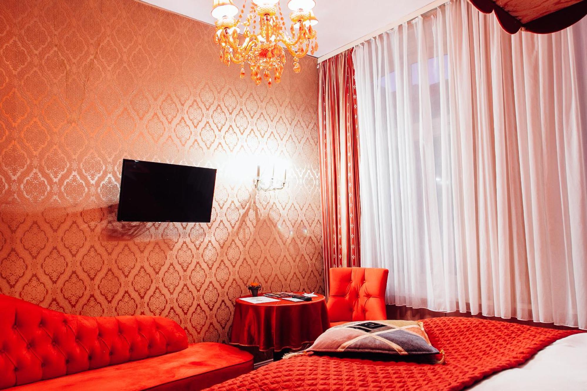 Honeymoon Room