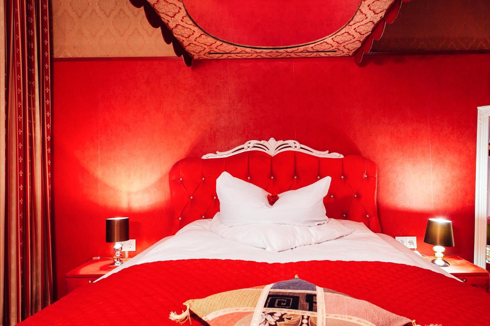 Honeymoon Room