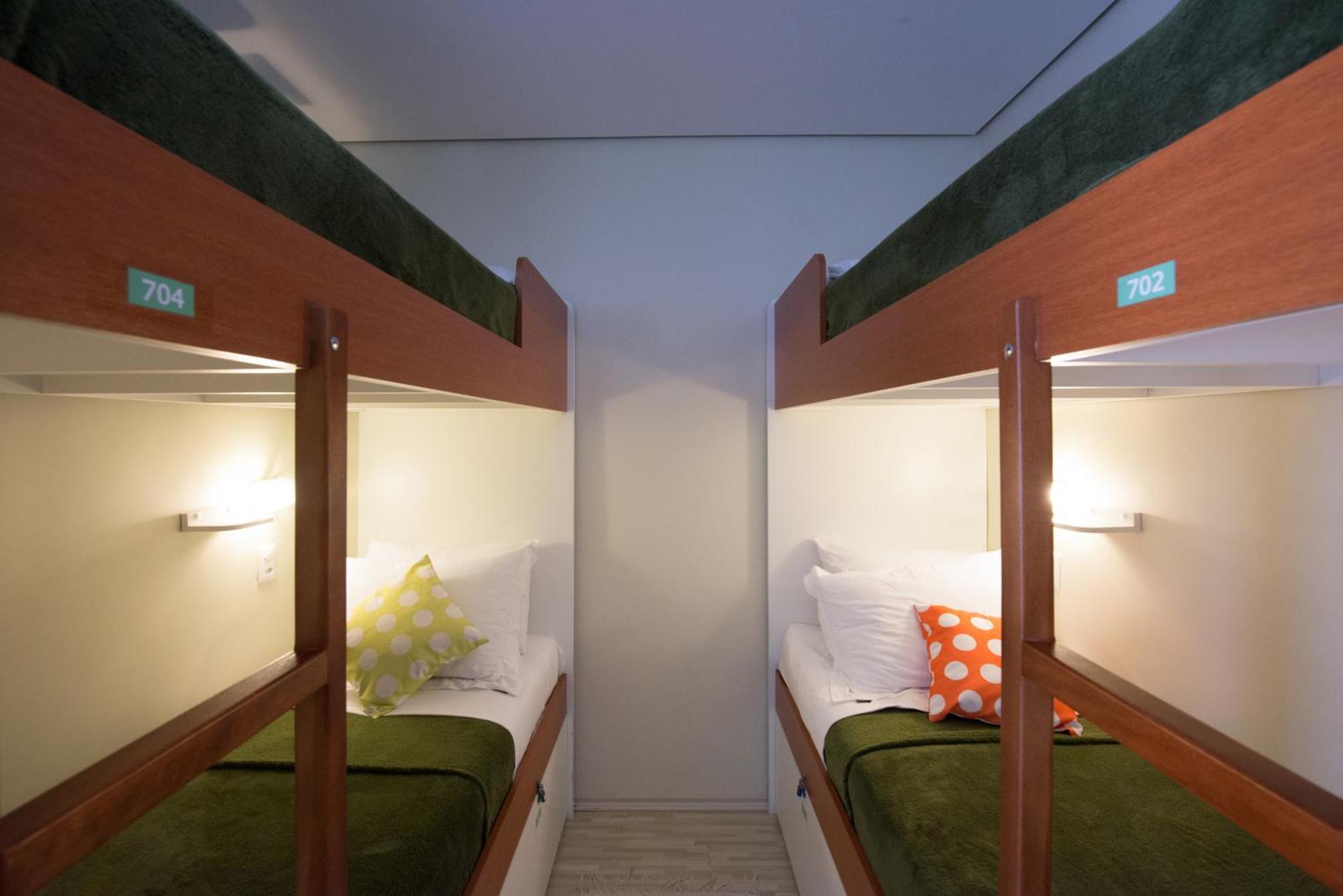 Single Bed 4-Bed Female Dormitory Room,686273532:JPEG