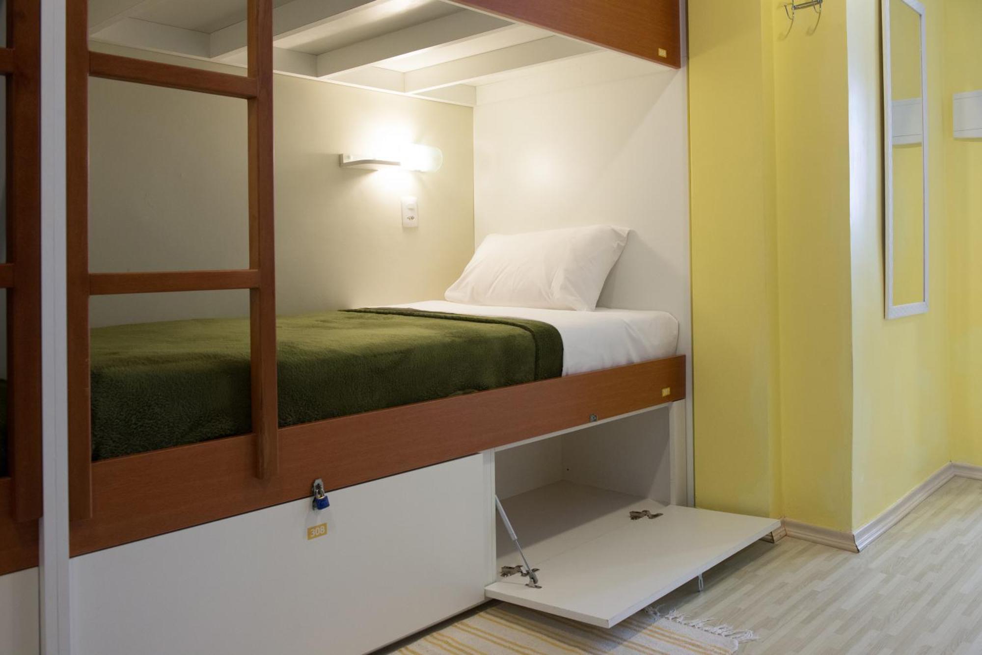 Room bunk bed