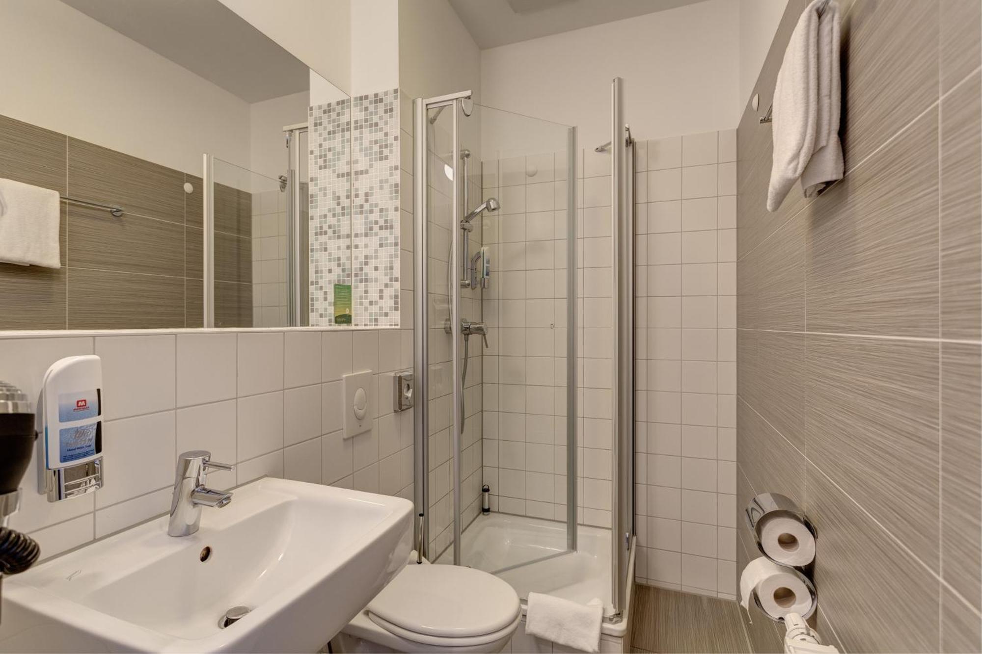 Double Room,815319929:JPEG
