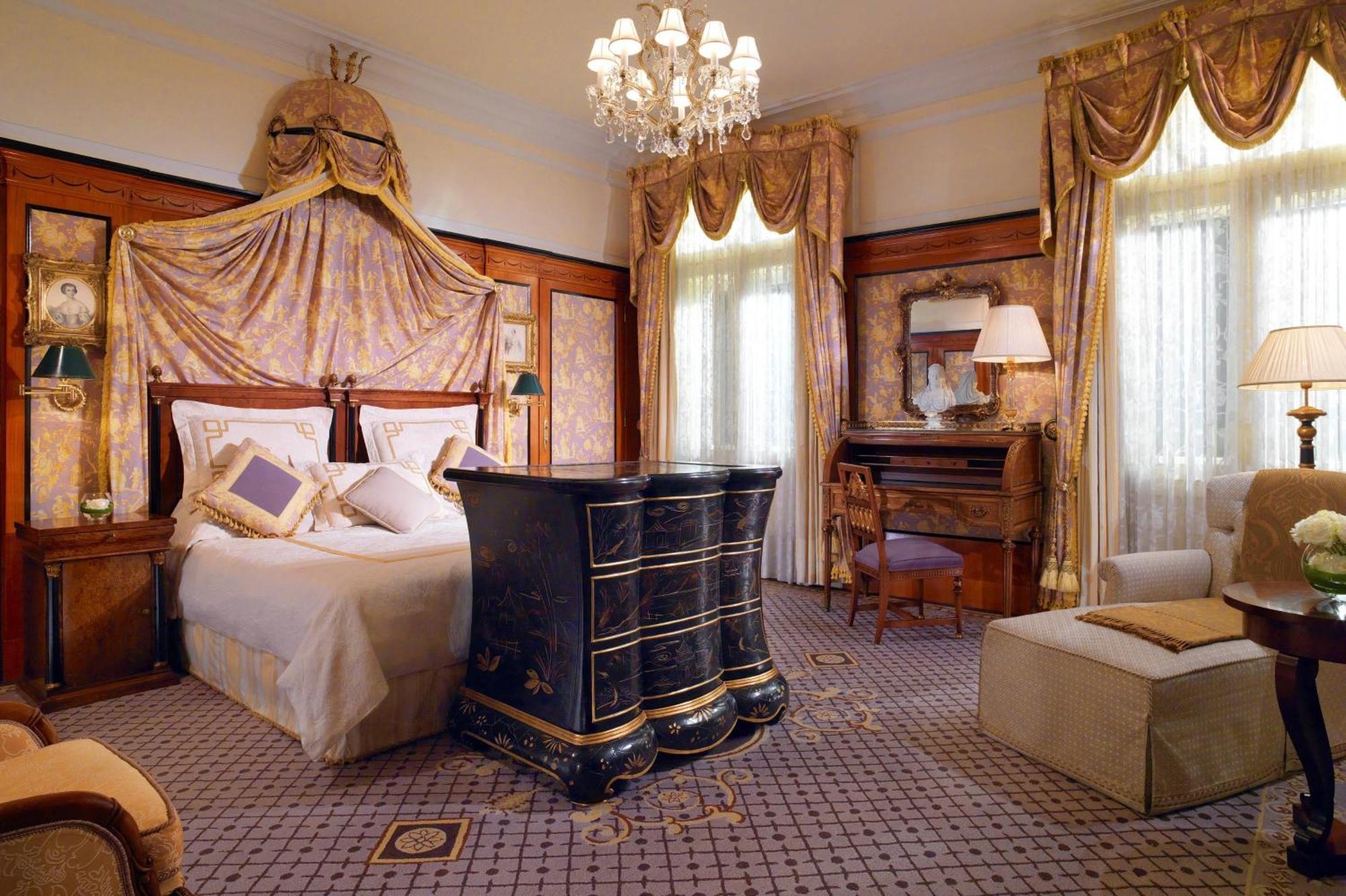 One-Bedroom Prince of Wales Pesidential King Suite