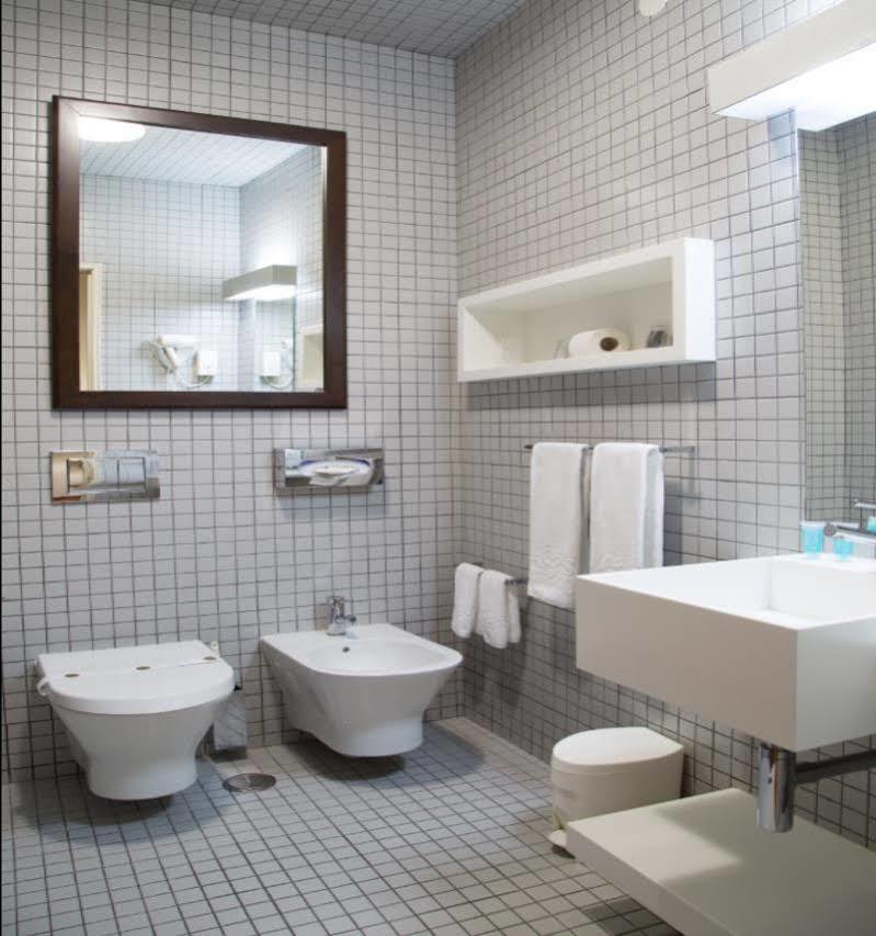 Twin Room,926586817:JPEG
