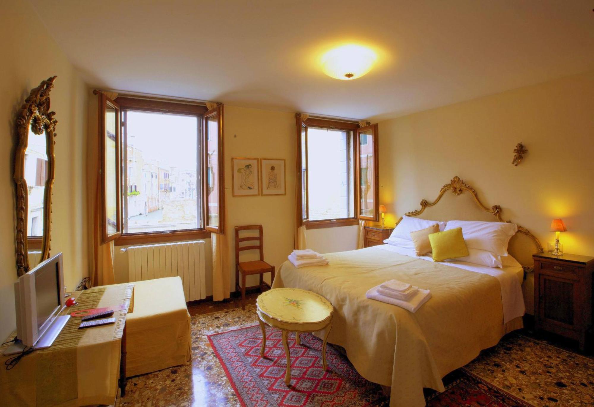 Large Double Room,1580577565:JPEG