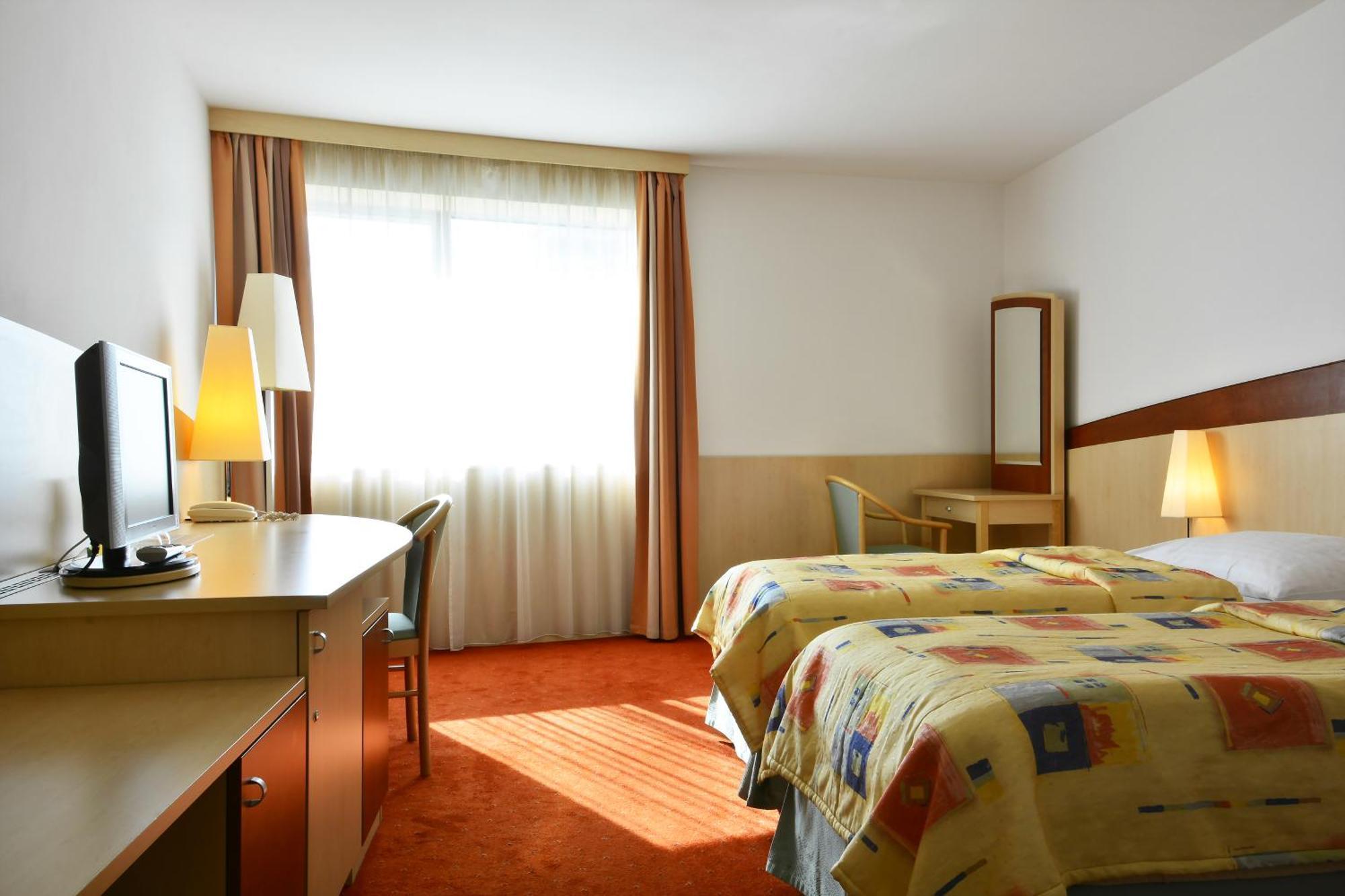 Double Room,65304253:JPEG