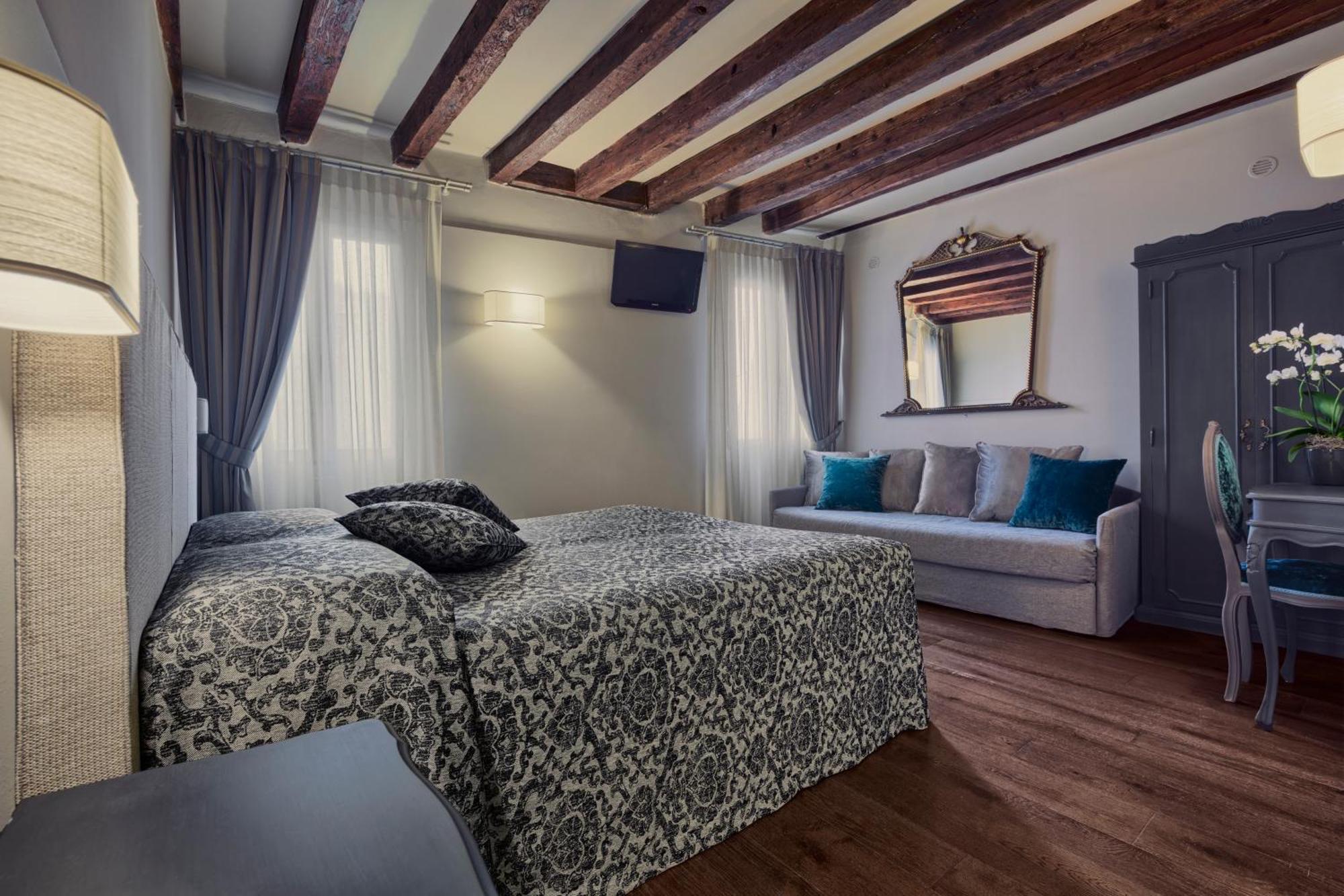 Triple Room,691935474:JPEG