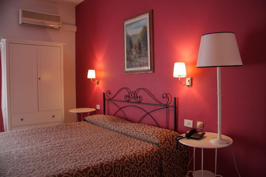 Standard Double or Twin Room,72610571:JPEG