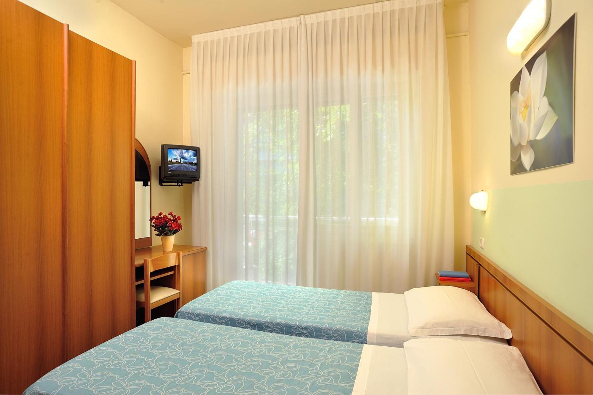 Economy Double or Twin Room,484607973:JPEG