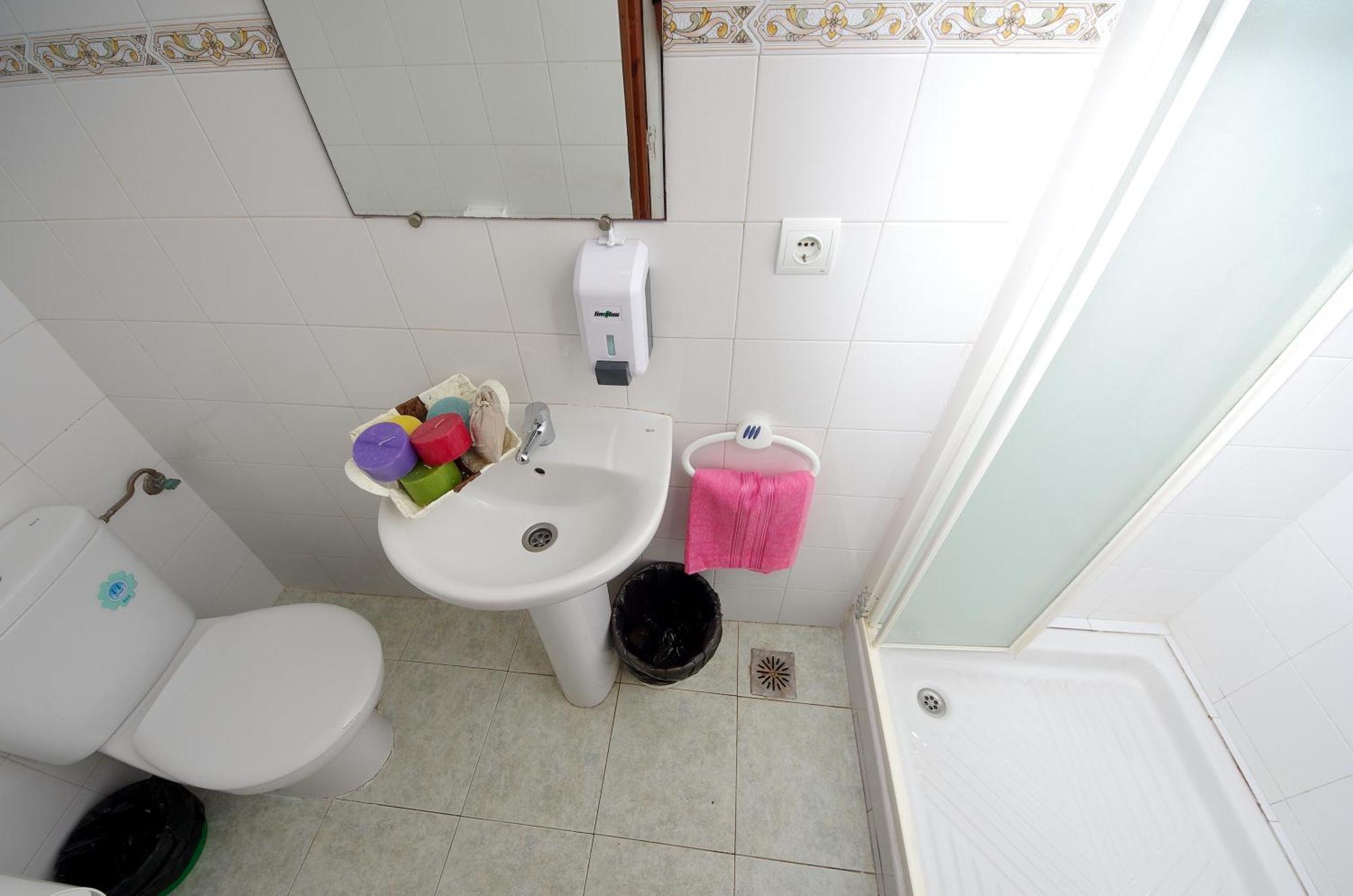 Habitación Doble con baño compartido - 2 camas