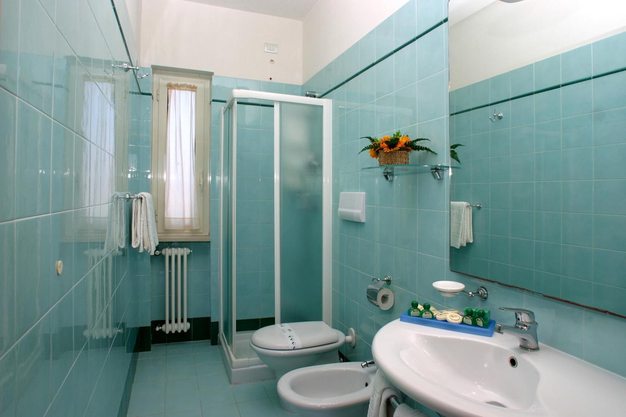 Quadruple Room,24970947:JPEG