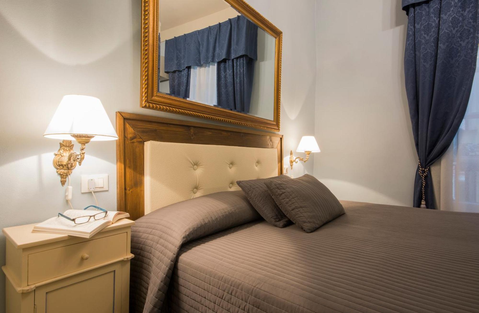 Standard Double Room,694186353:JPEG