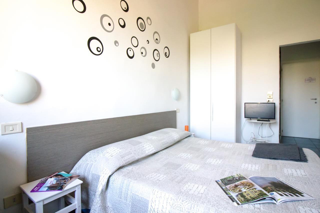 Double Room En-Suite Bathroom,695299293:JPEG