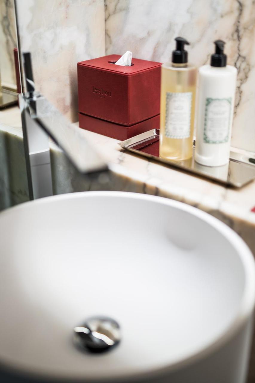 One-Bedroom Apartment,695526045:JPEG