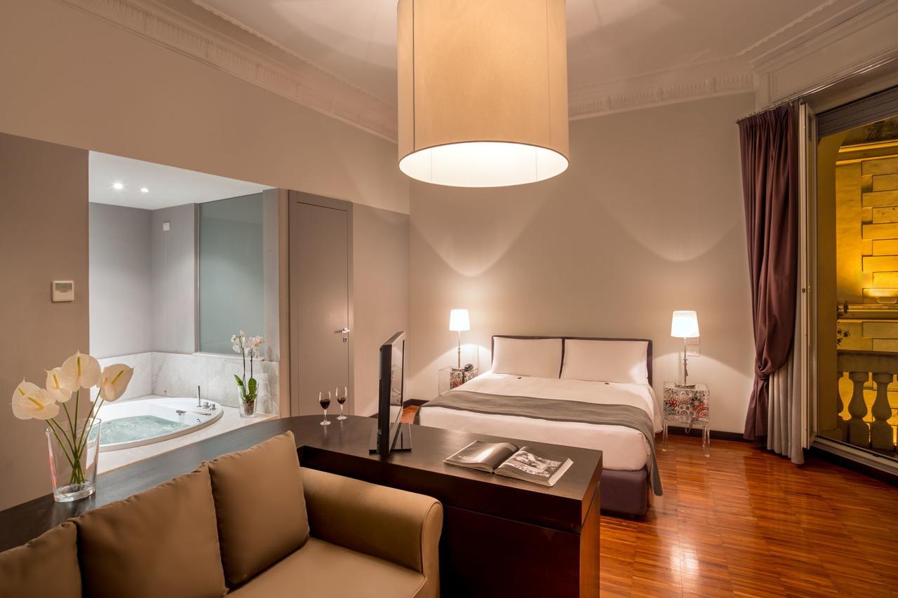 Suite Spa Bath,696753441:JPEG