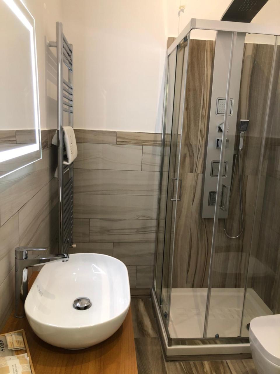 Double Room Private Bathroom,723929575:JPEG