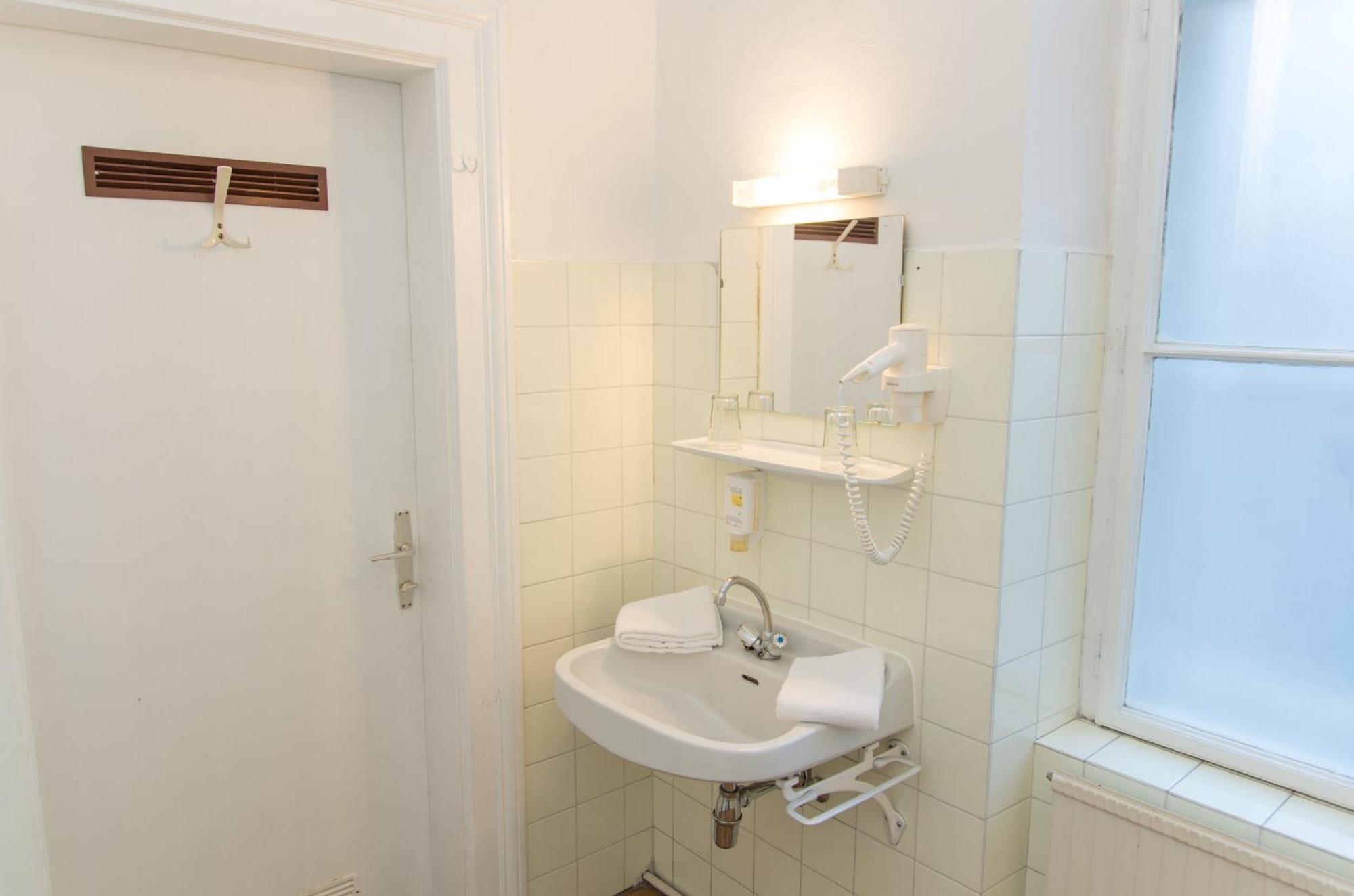 Habitación Doble con baño compartido