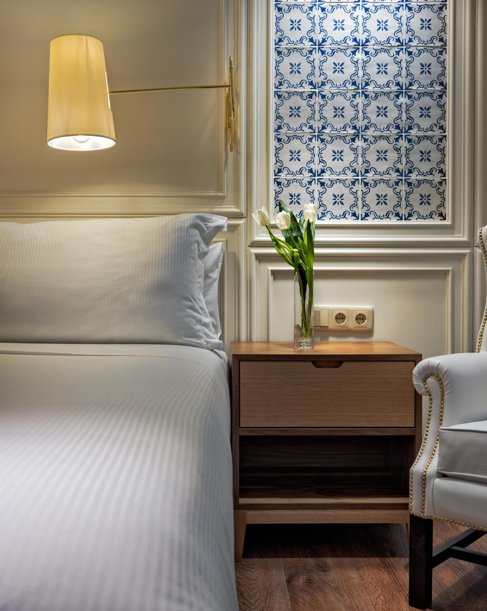 Standard Double or Twin Room,698618112:JPEG