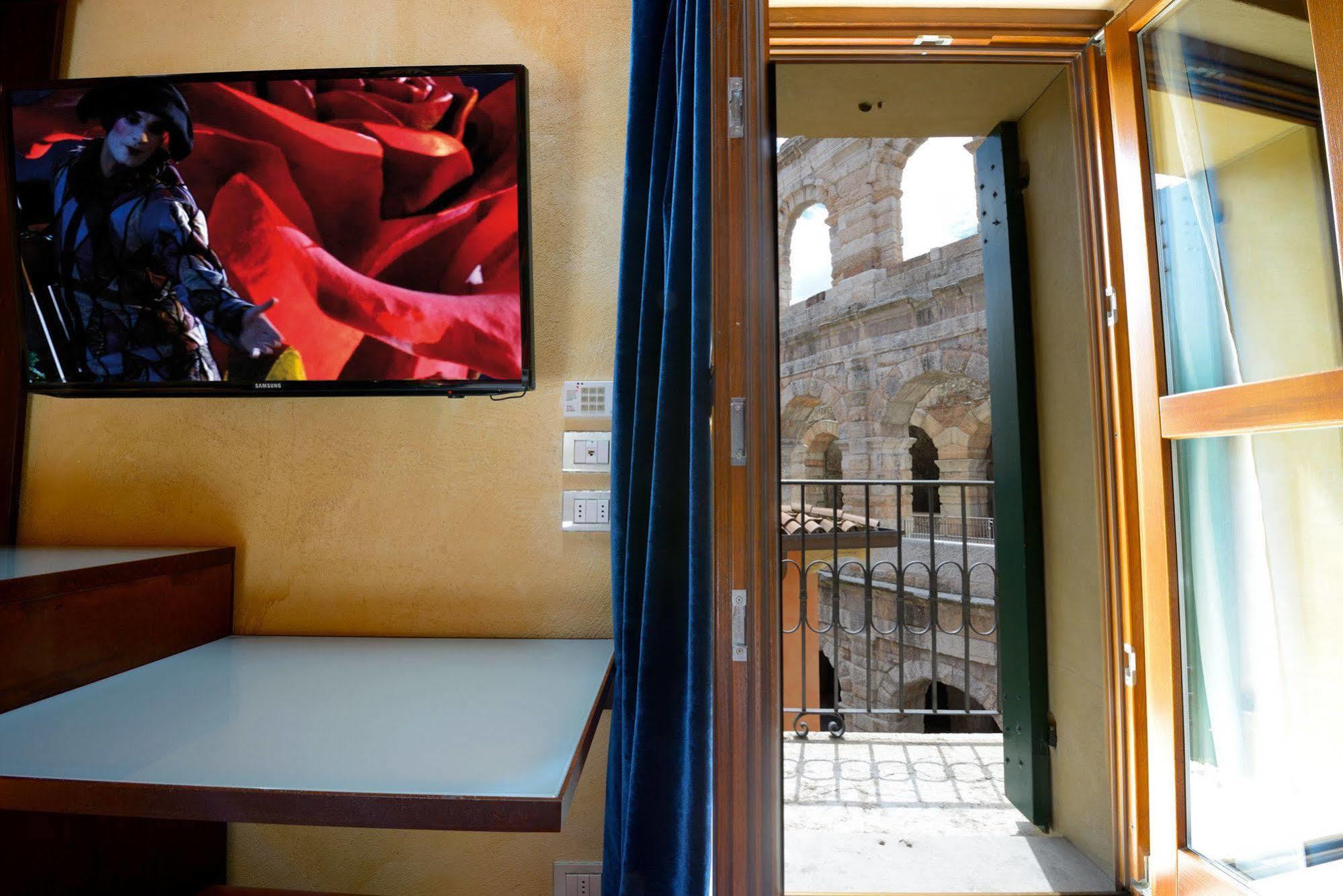 Deluxe Double Room Balcony Arena View Separate building
