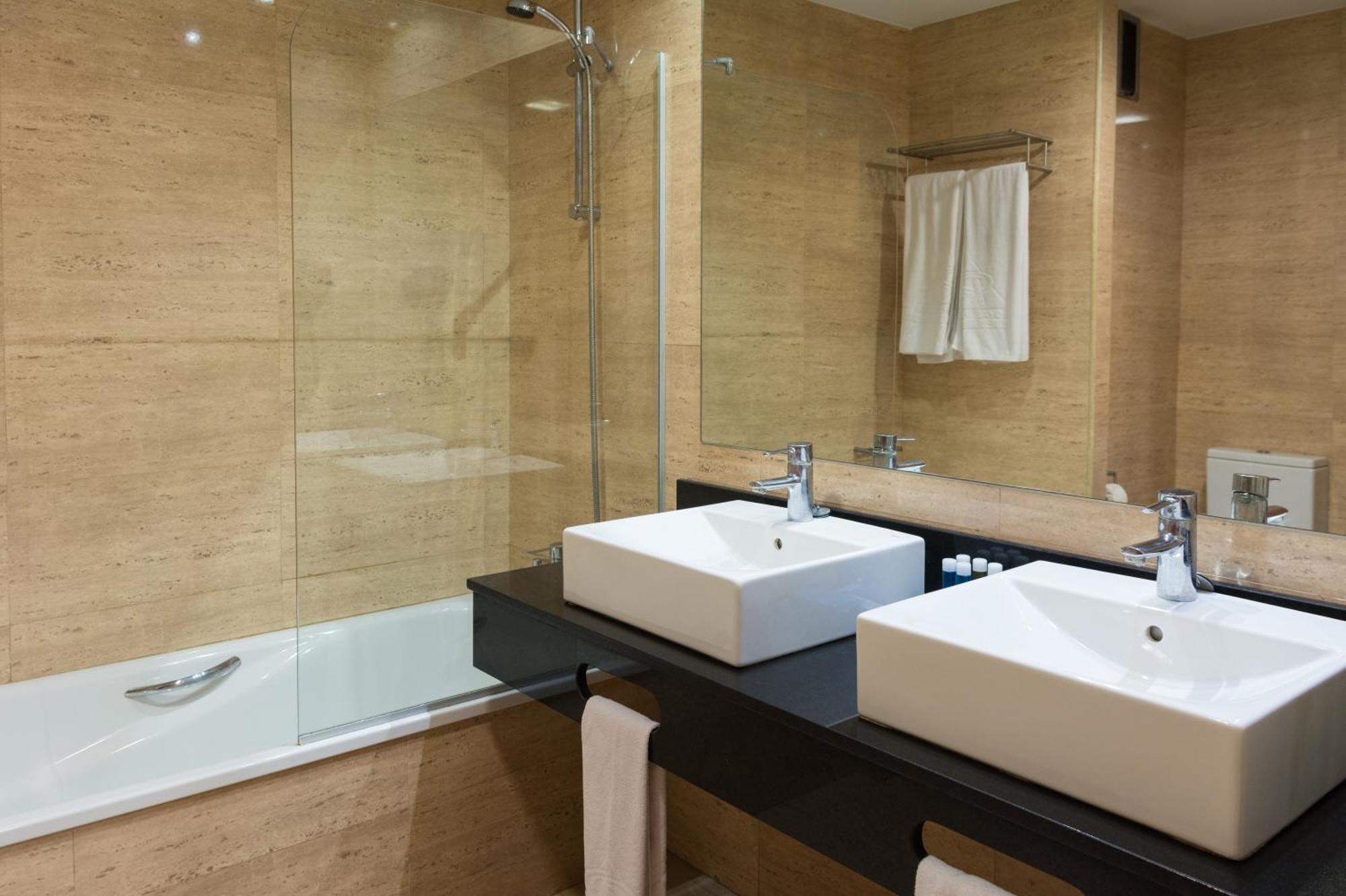 Budget Double Room,1758289594:JPEG