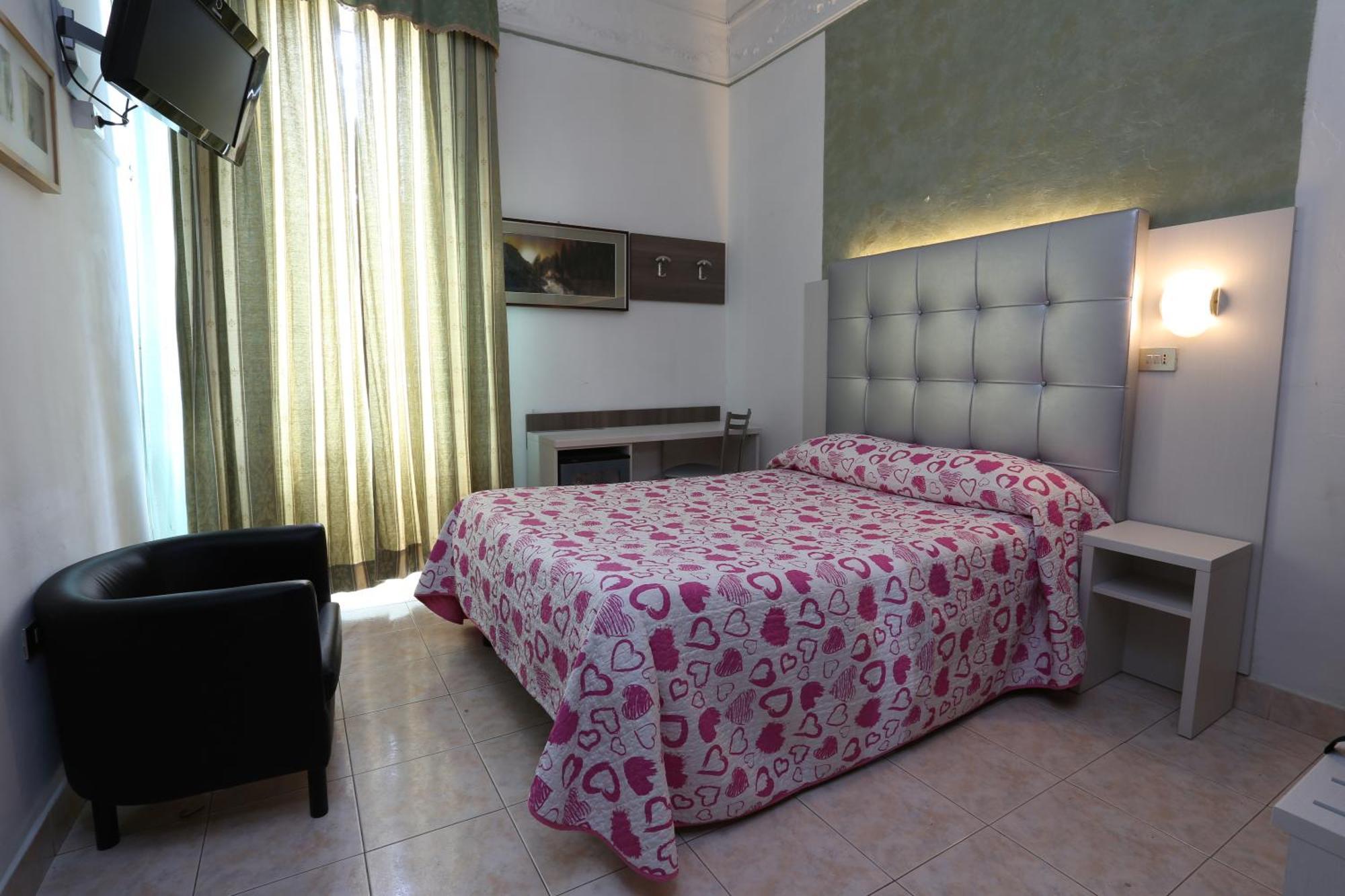 Deluxe Room,1498947235:JPEG