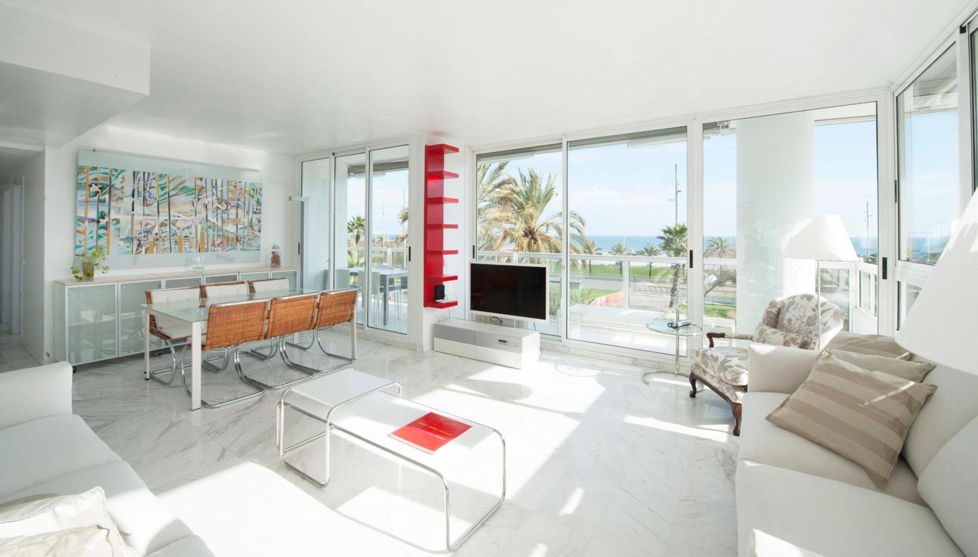 Three-Bedroom Apartment sea view,702598939:JPEG
