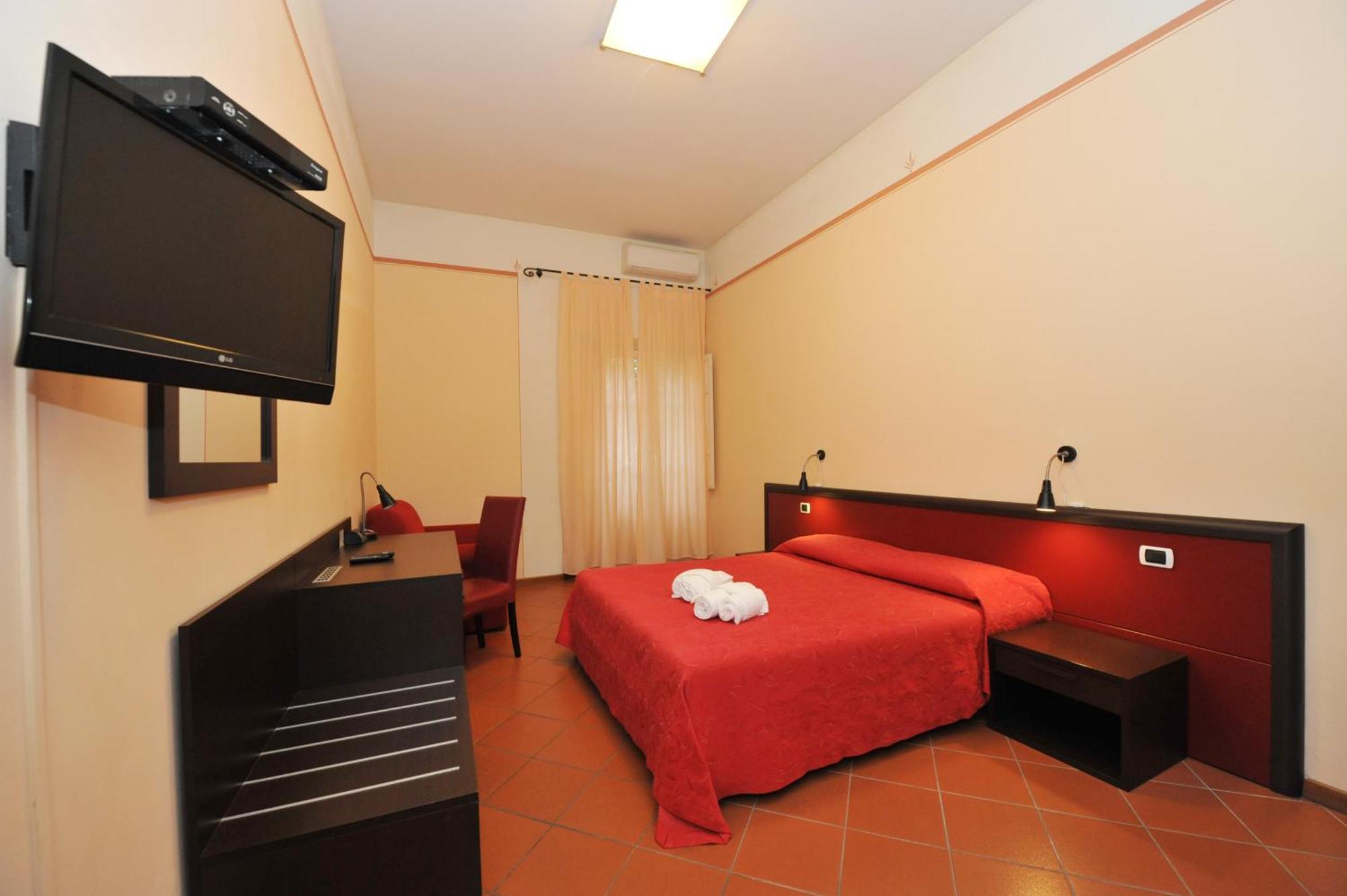 Triple Room,702900634:JPEG