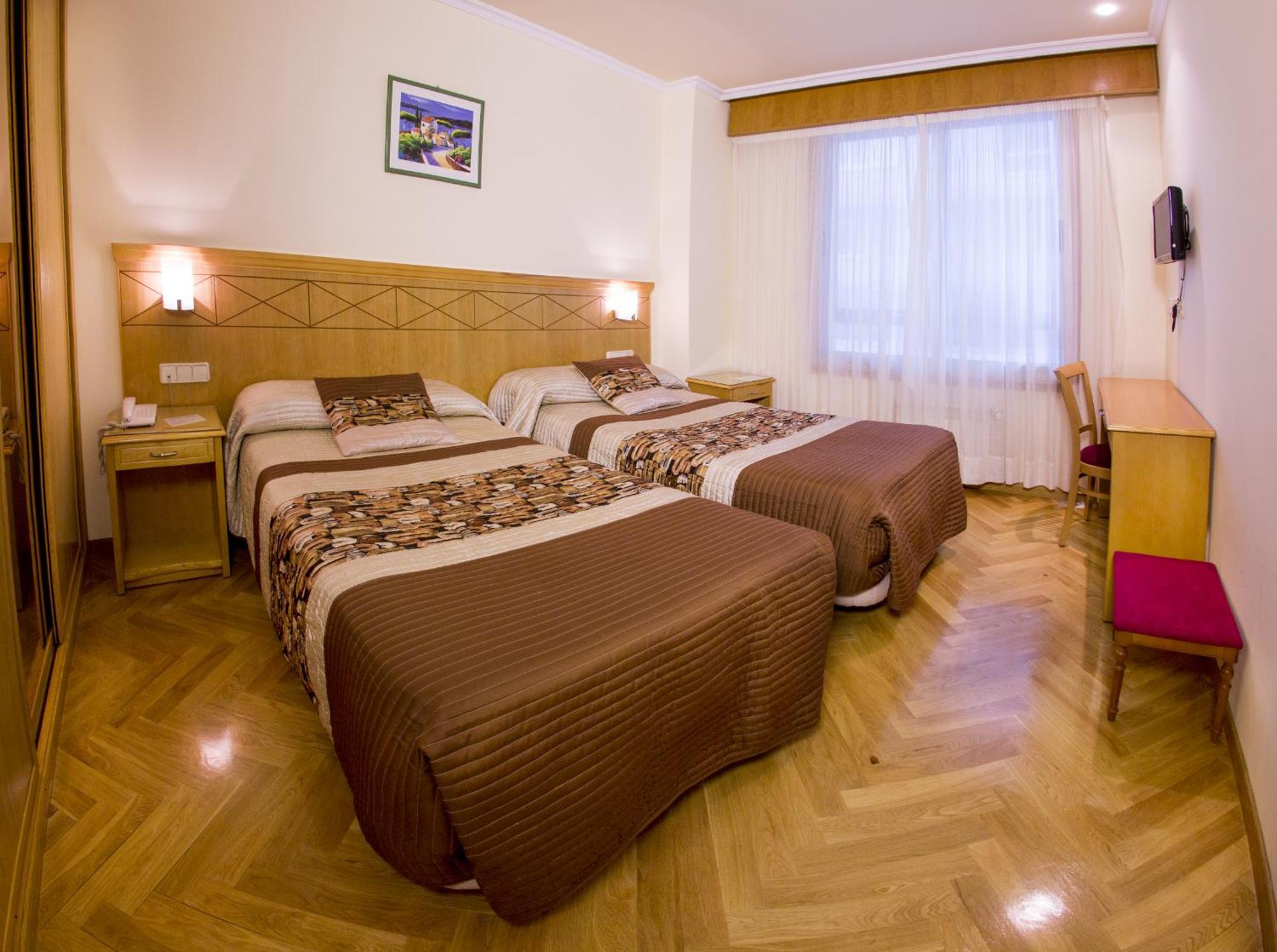 Twin Room,703214758:JPEG