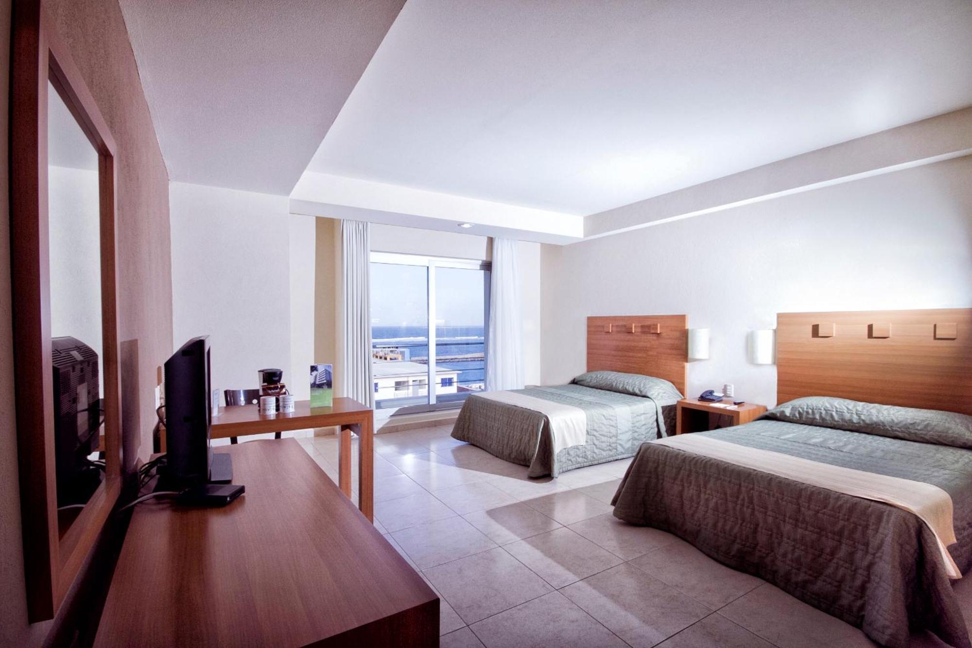 Standard Twin Room,1208393341:JPEG