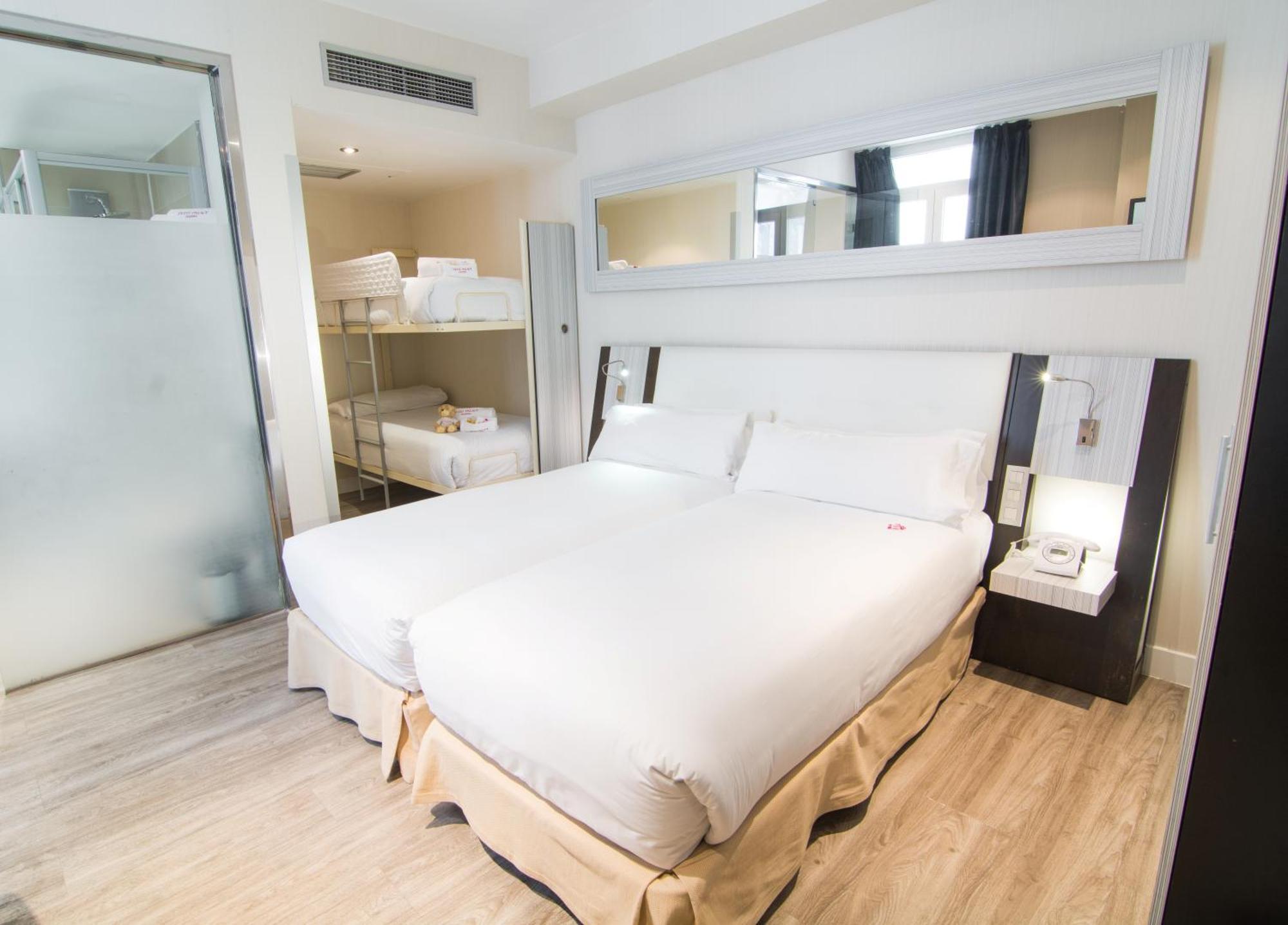 Quadruple Room,1431738331:JPEG