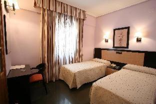 Twin Room,1557304495:JPEG