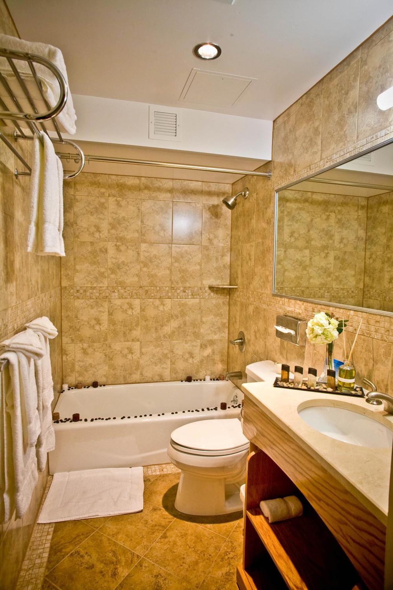 Deluxe Queen Room Two Queen Beds City View