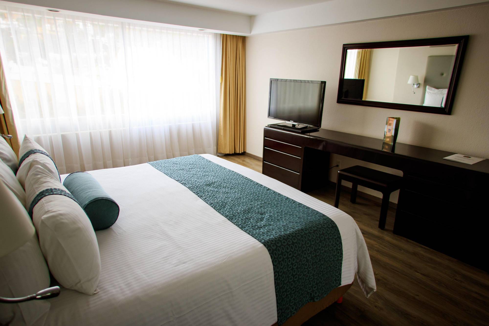 Habitación Estándar con cama extragrande - No fumadores