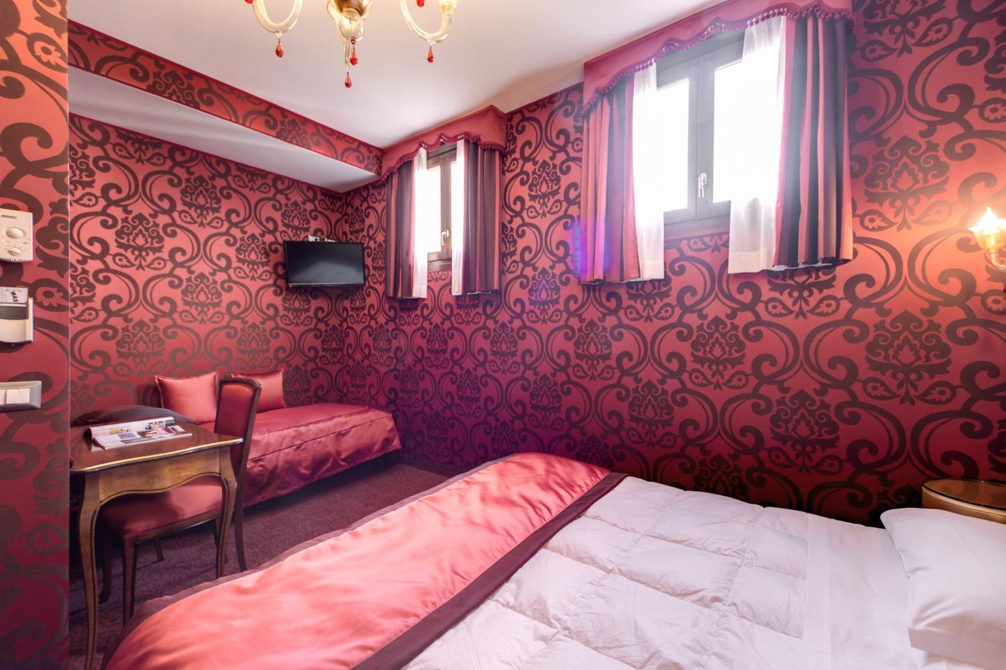 Quadruple Room,705293173:JPEG