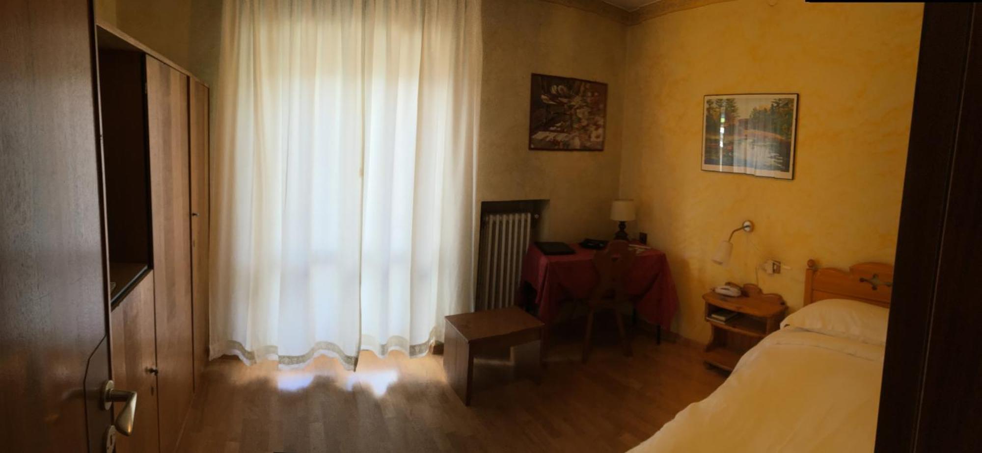 Single Room,705305218:JPEG