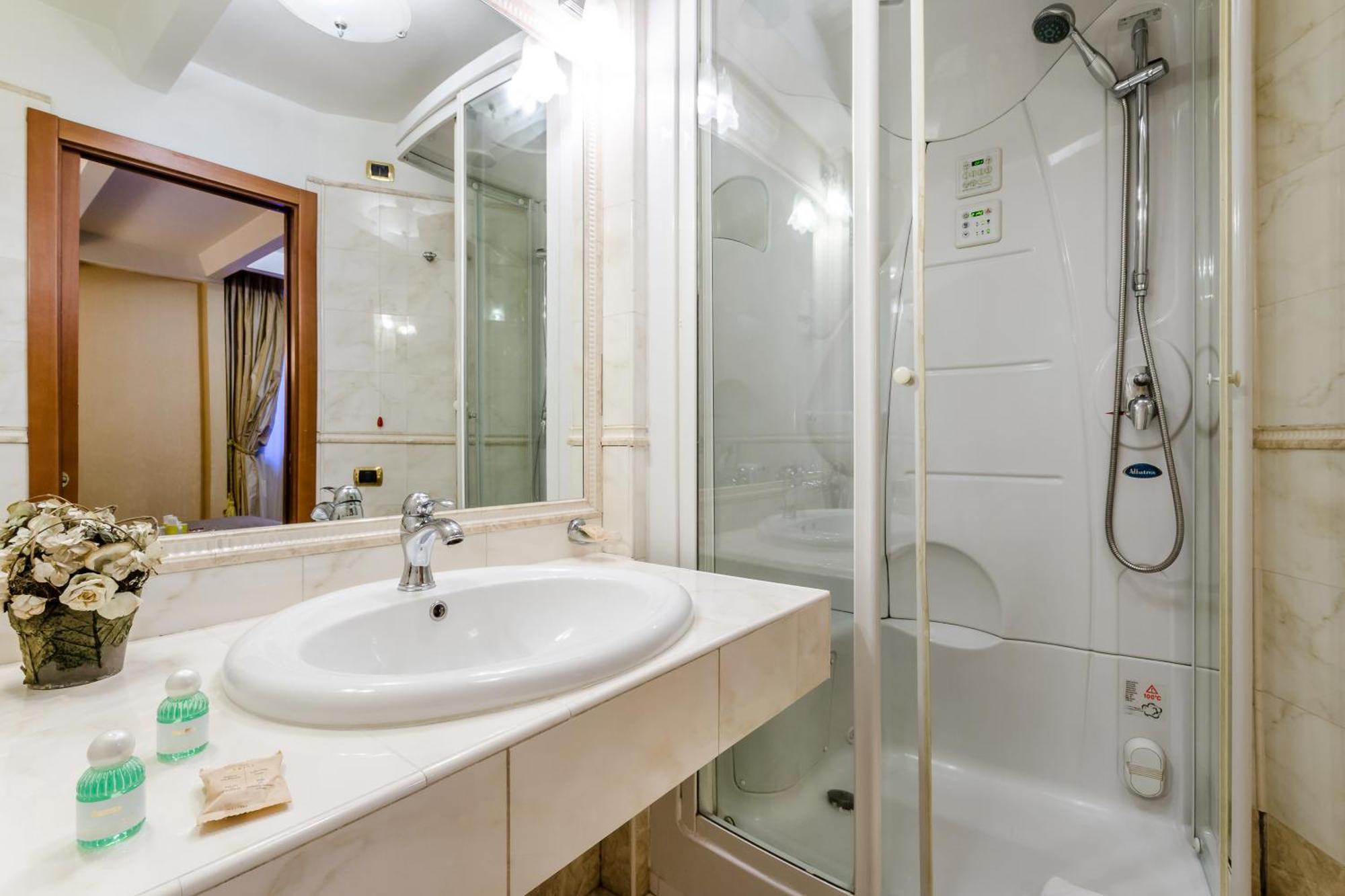Standard Triple Room,715782682:JPEG