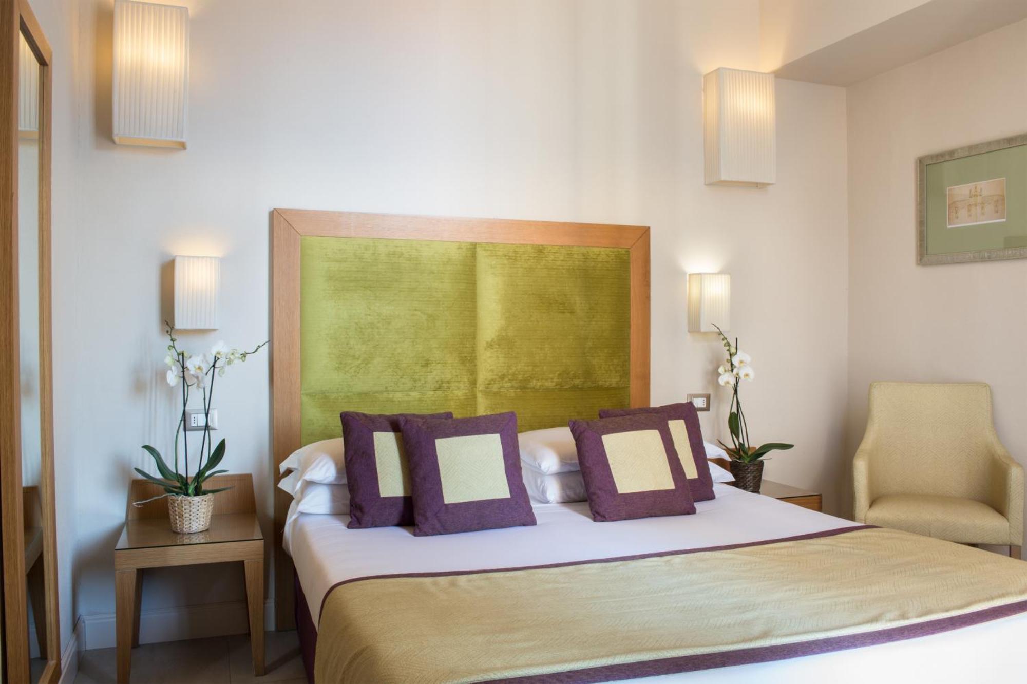 Double Room,705377398:JPEG