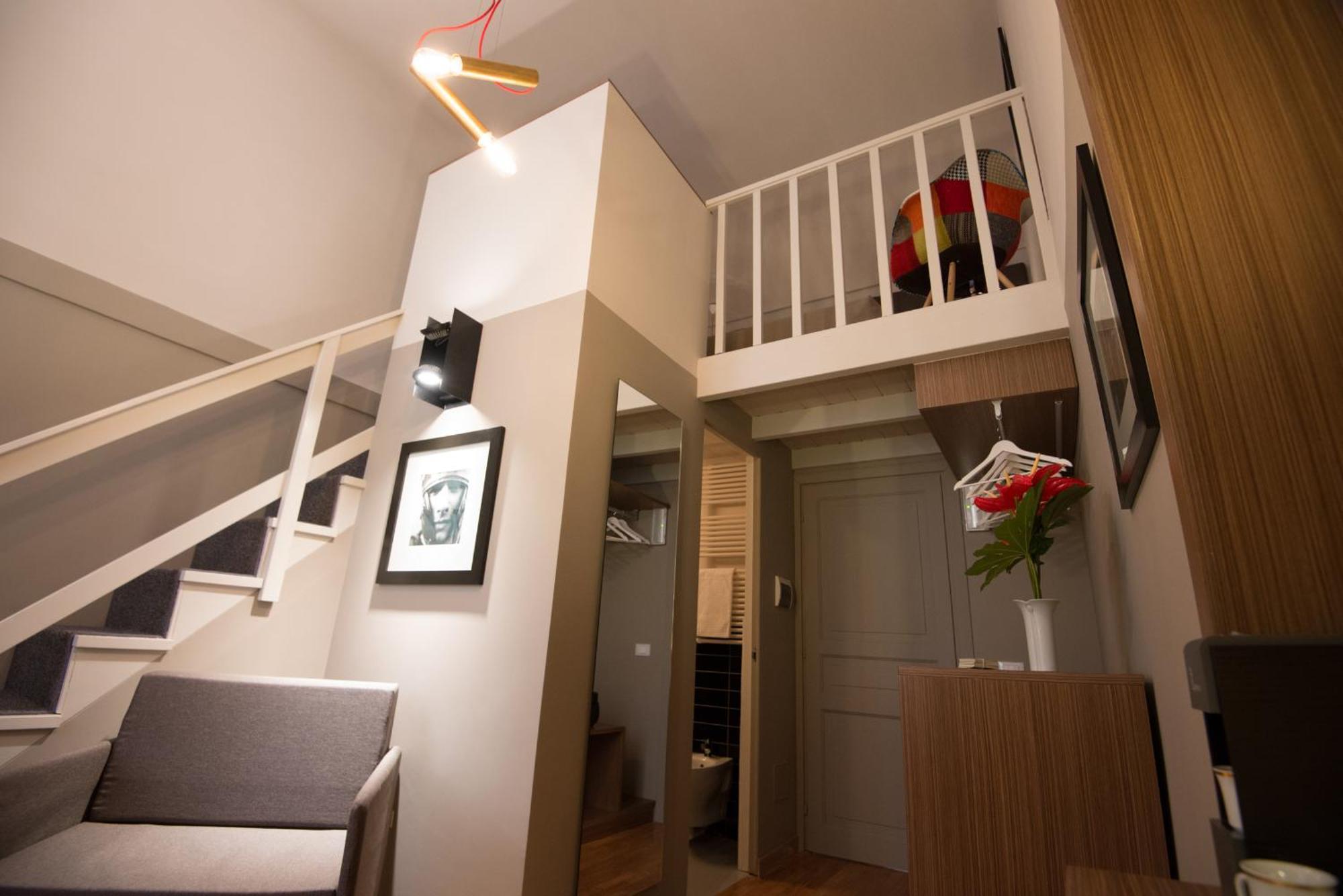 Triple Room Split Level,225950792:JPEG